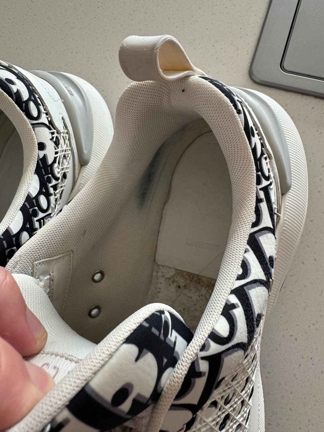 디올 B24 오블리크 까나쥬 모티프 화이트 스니커즈 44 상품이미지5