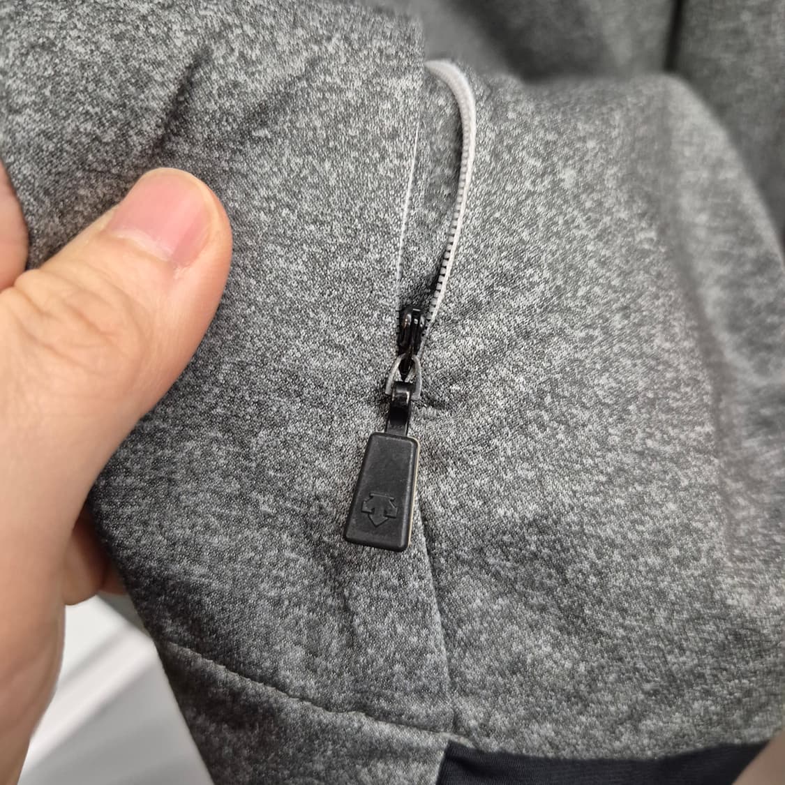 데상트 트레이닝 집업 100 상품이미지3