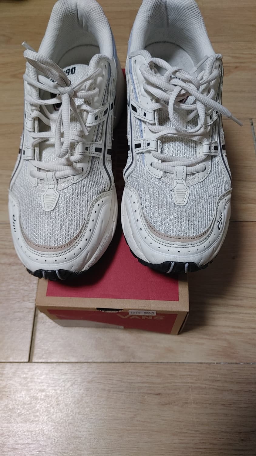 아식스 1090 크림 브라운 260 상품이미지4