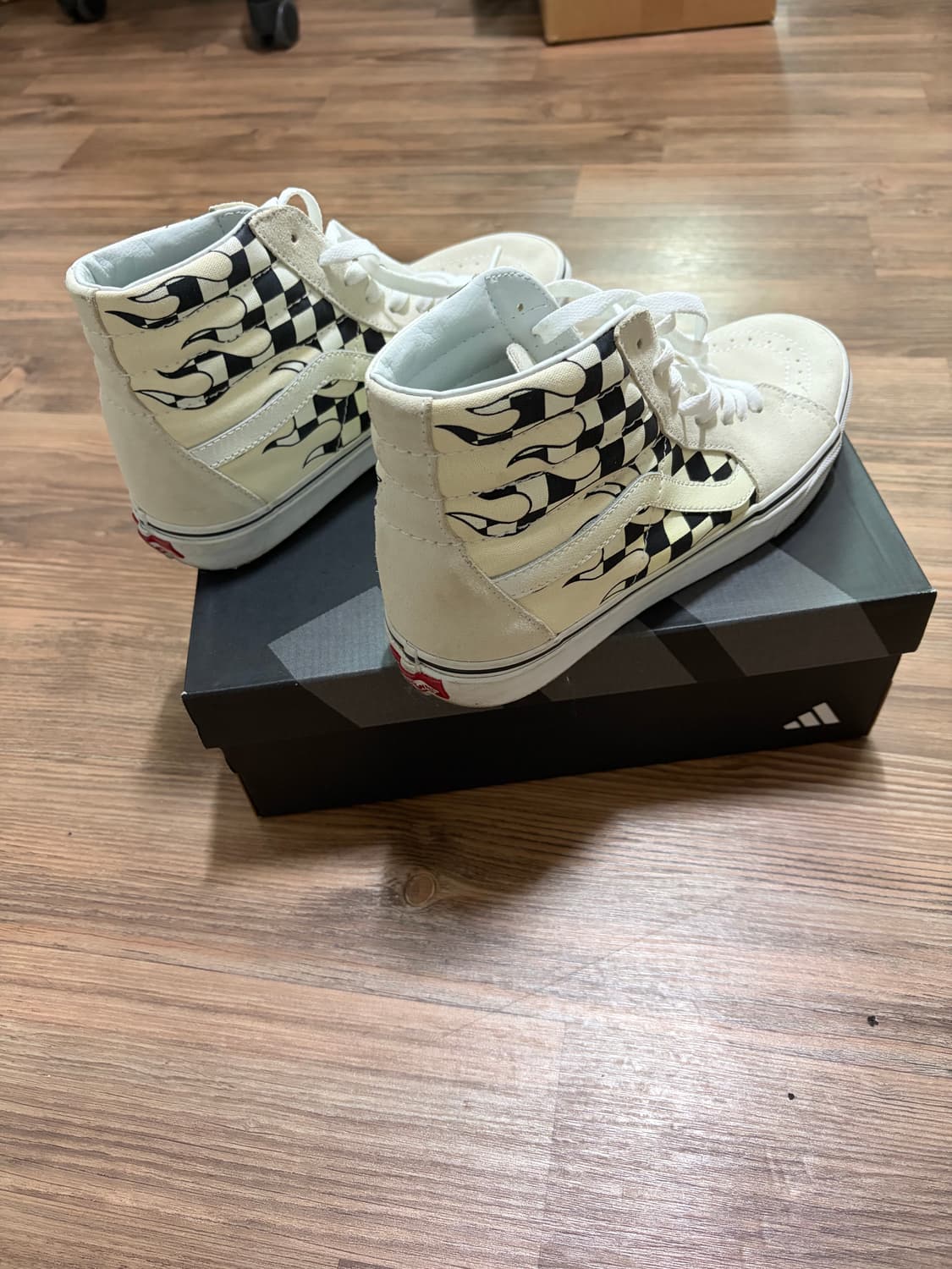 반스 스니커즈 체커 플레임 스케이트-하이 265 사이즈 상품이미지4