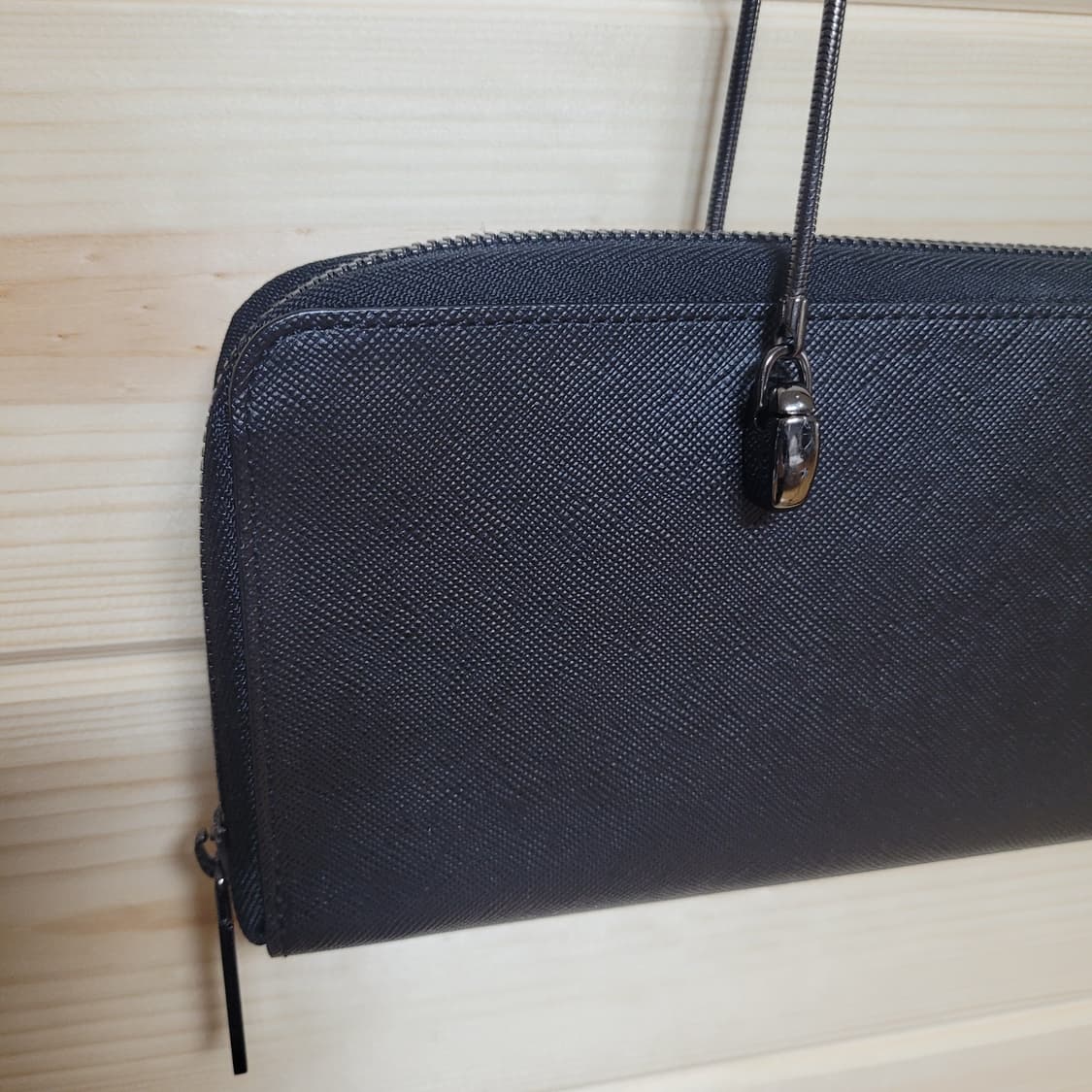 요지야마모토 디스코드 숄더백 프라다 사피아노 질감 상품이미지2