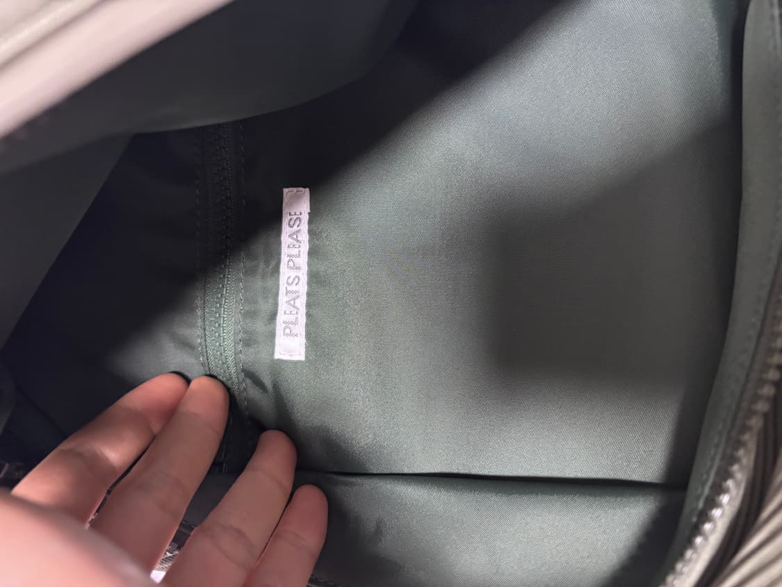 이세이미야케 바이어스백팩 더스티그린 상품이미지4