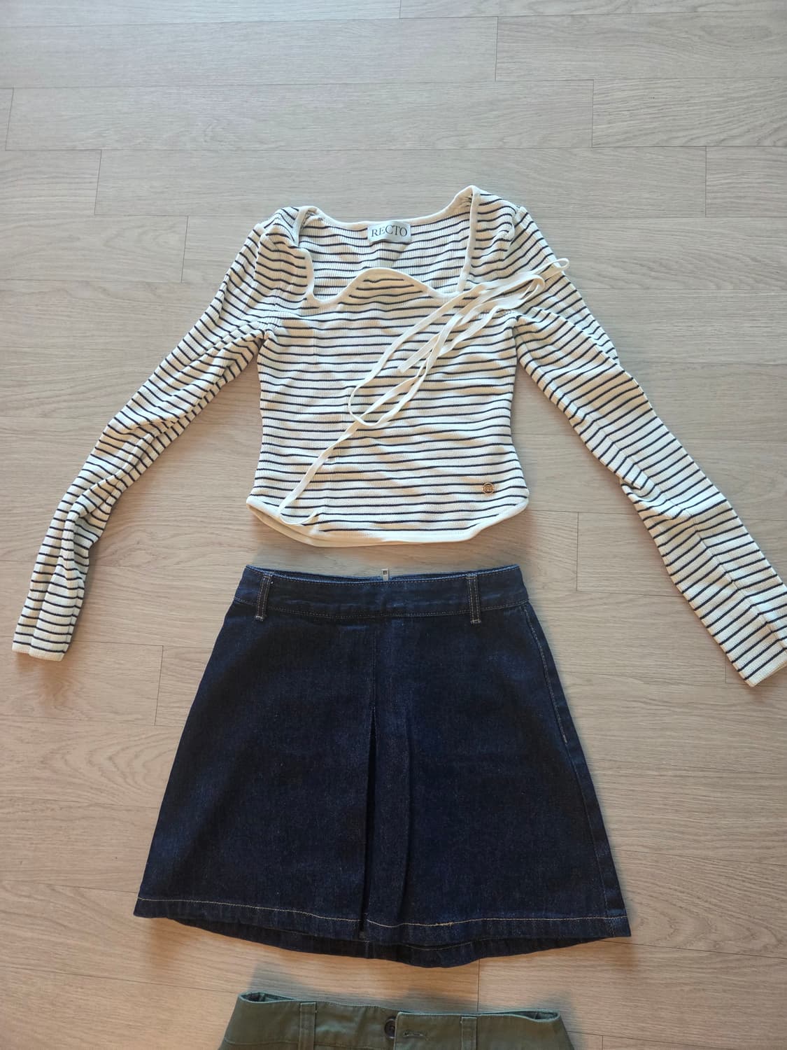 렉토 recto 시그니처 스트라이프 홀터 니트 M 상품이미지1