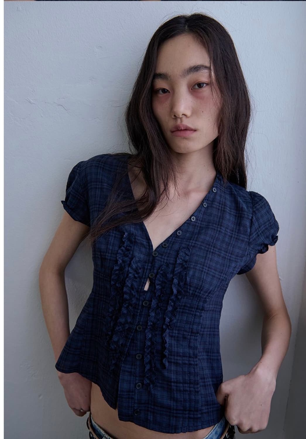 Ordes raw edge ruffle blouse 네이비 (2) 상품이미지2
