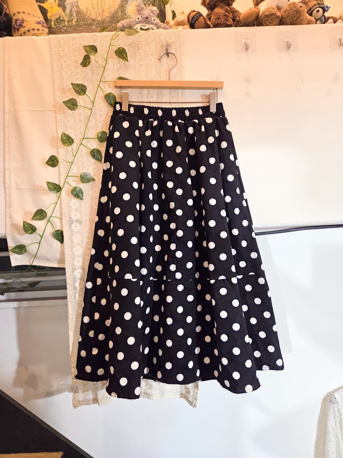 도트 코듀로이 롱스커트 상품이미지1