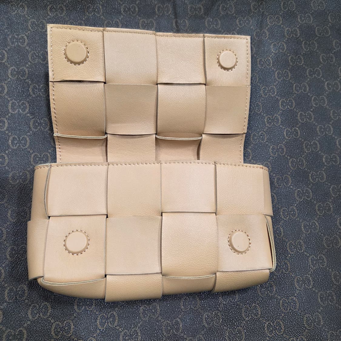 보테가베네타 벨트 백 남.녀.공용 상품이미지6