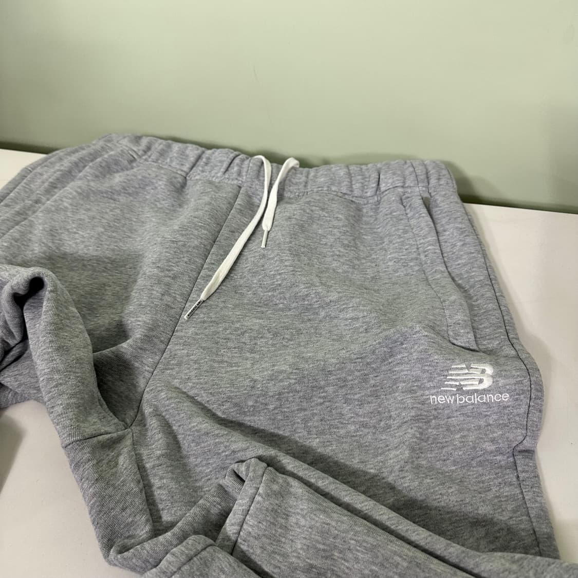 XL 뉴발란스 기본로고 그레이 밴딩 스웻팬츠 상품이미지1