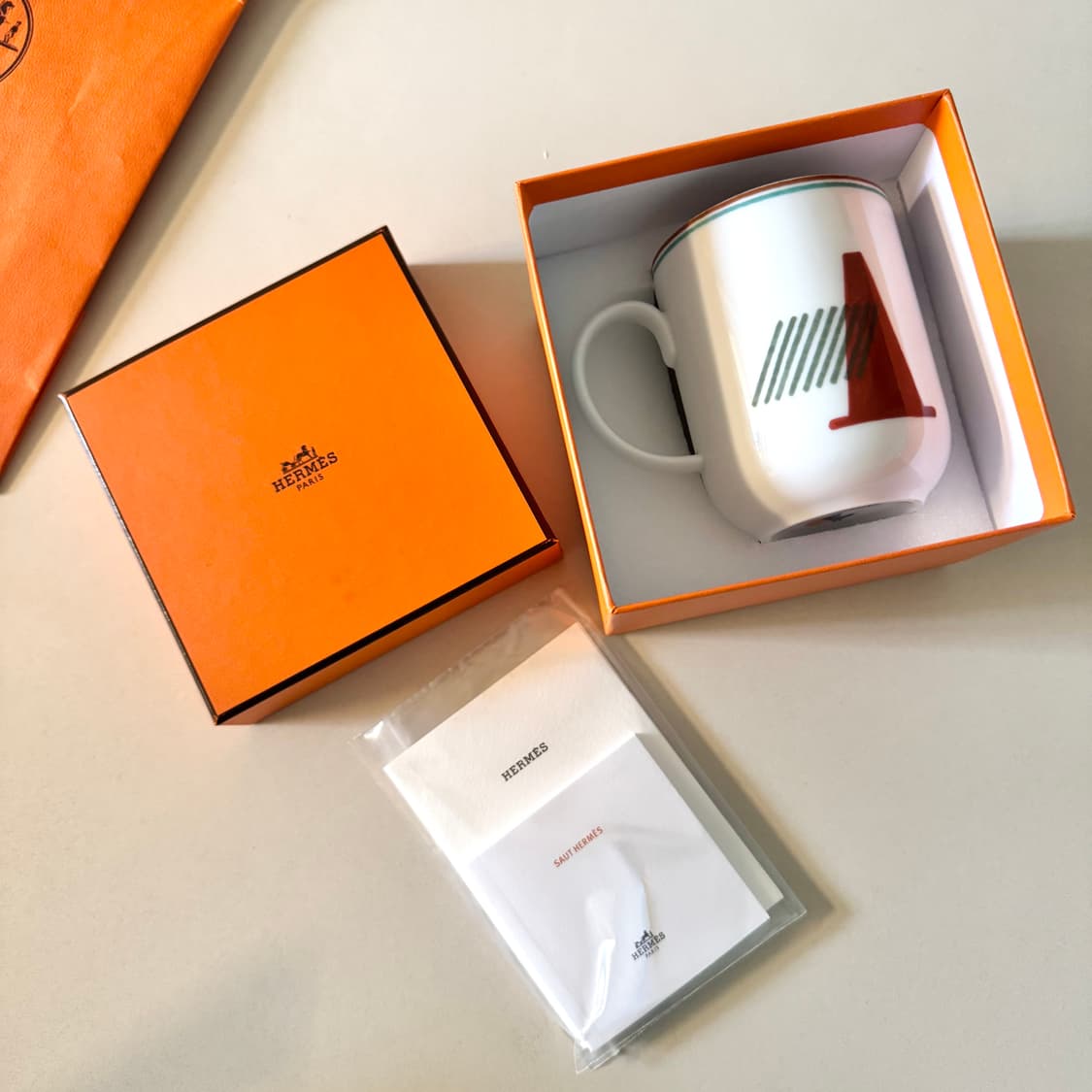 에르메스 홀스 머그컵 300ml 박스 북렛 미개봉 풀구성 백화점새상품 상품이미지2