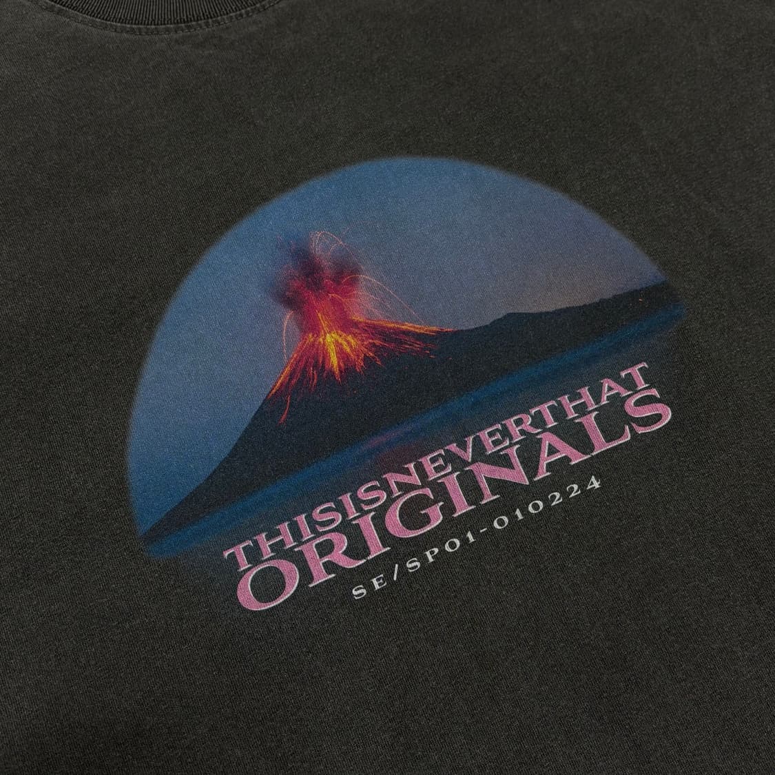 디스이즈네버댓 볼케이노 티셔츠 (남녀공용) 상품이미지4