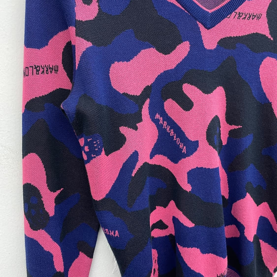 마크앤로나 카모 패턴 니트 유니크 상품이미지3