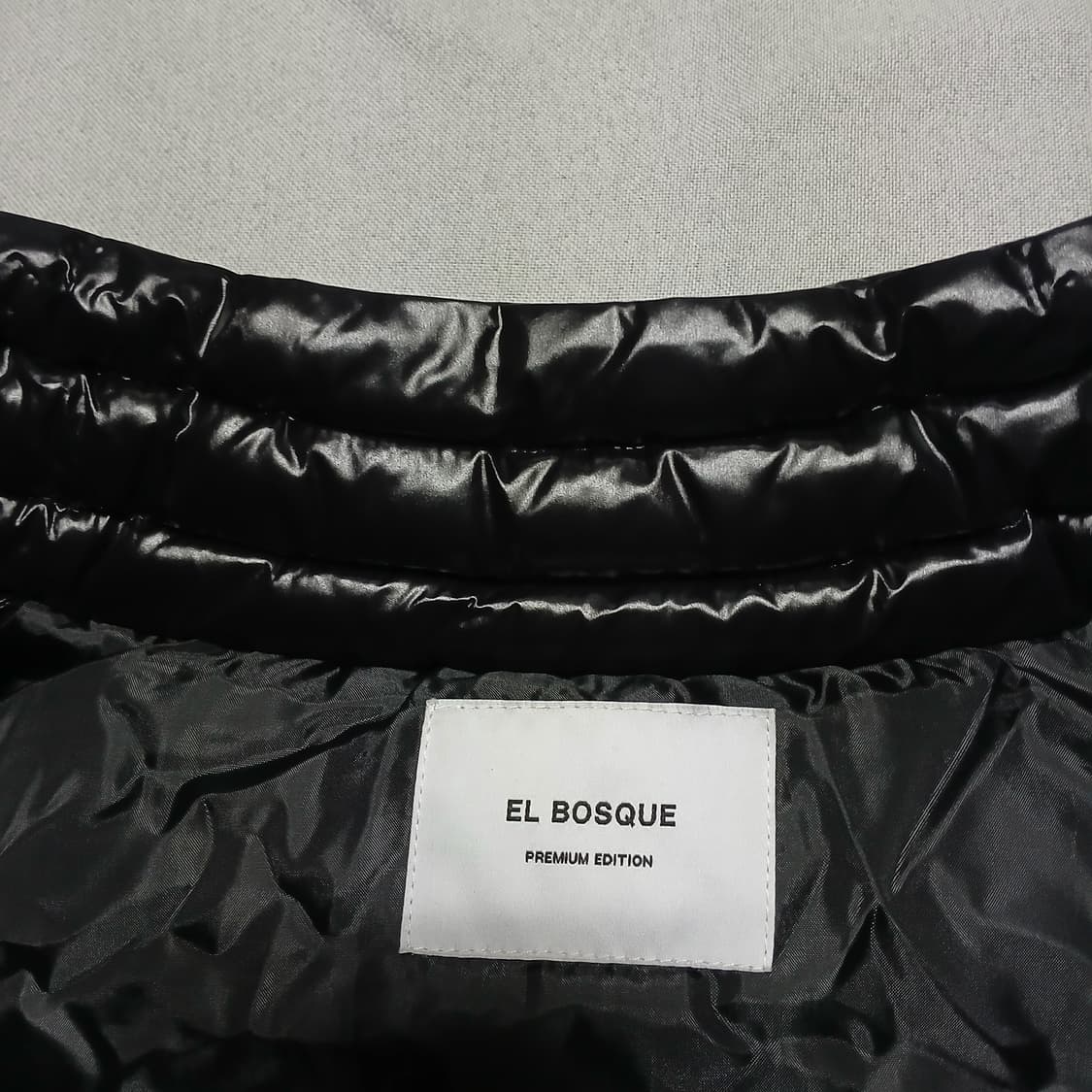 우먼 크롭 패딩 탈부착 조끼 투웨이 자켓 유광 글로시 상품이미지7