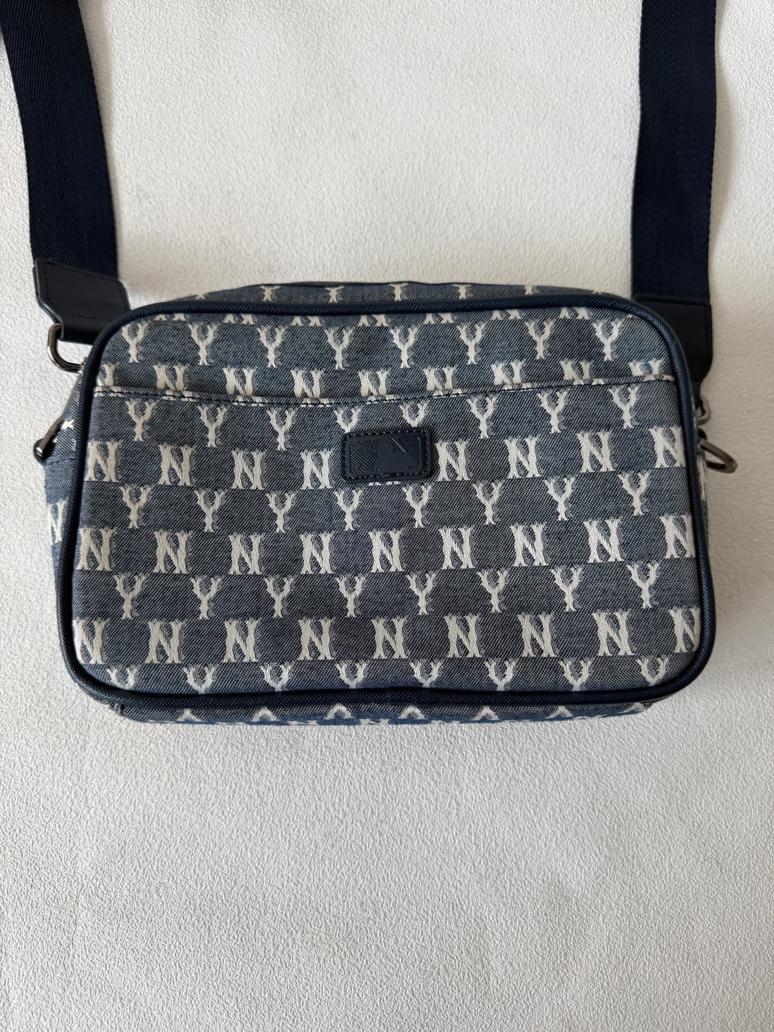 엠엘비(MLB) NY 모노그램 크로스백 상품이미지6