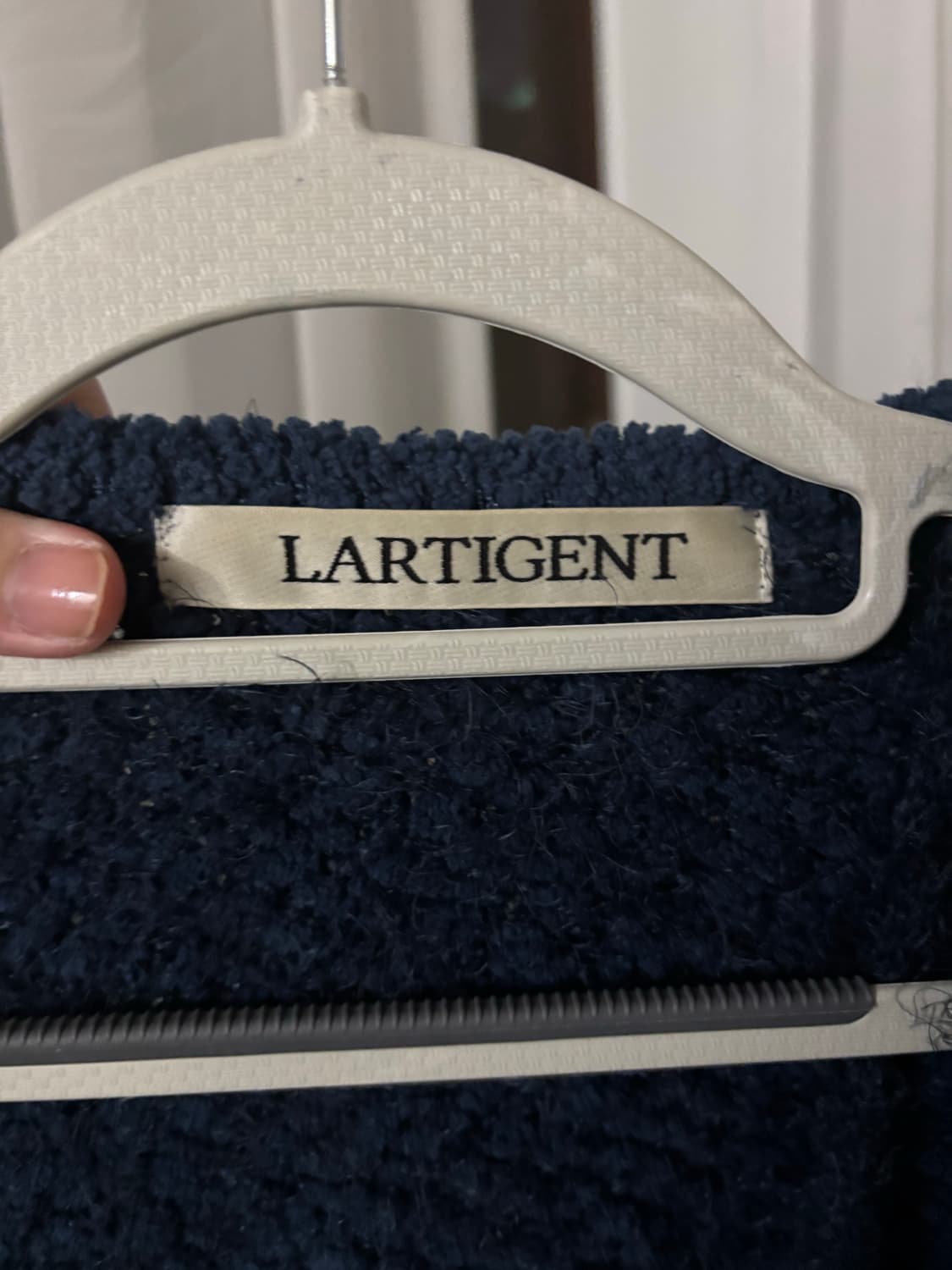 Lartigent 부클 나시 가디건 셋트 네이비 다교 착용 상품이미지4