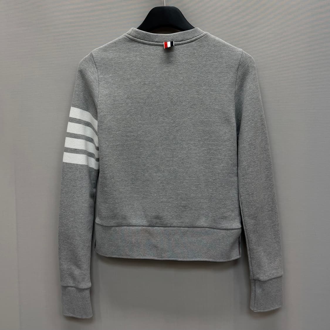 톰브라운 사선완장 맨투맨 (44)  상품이미지4