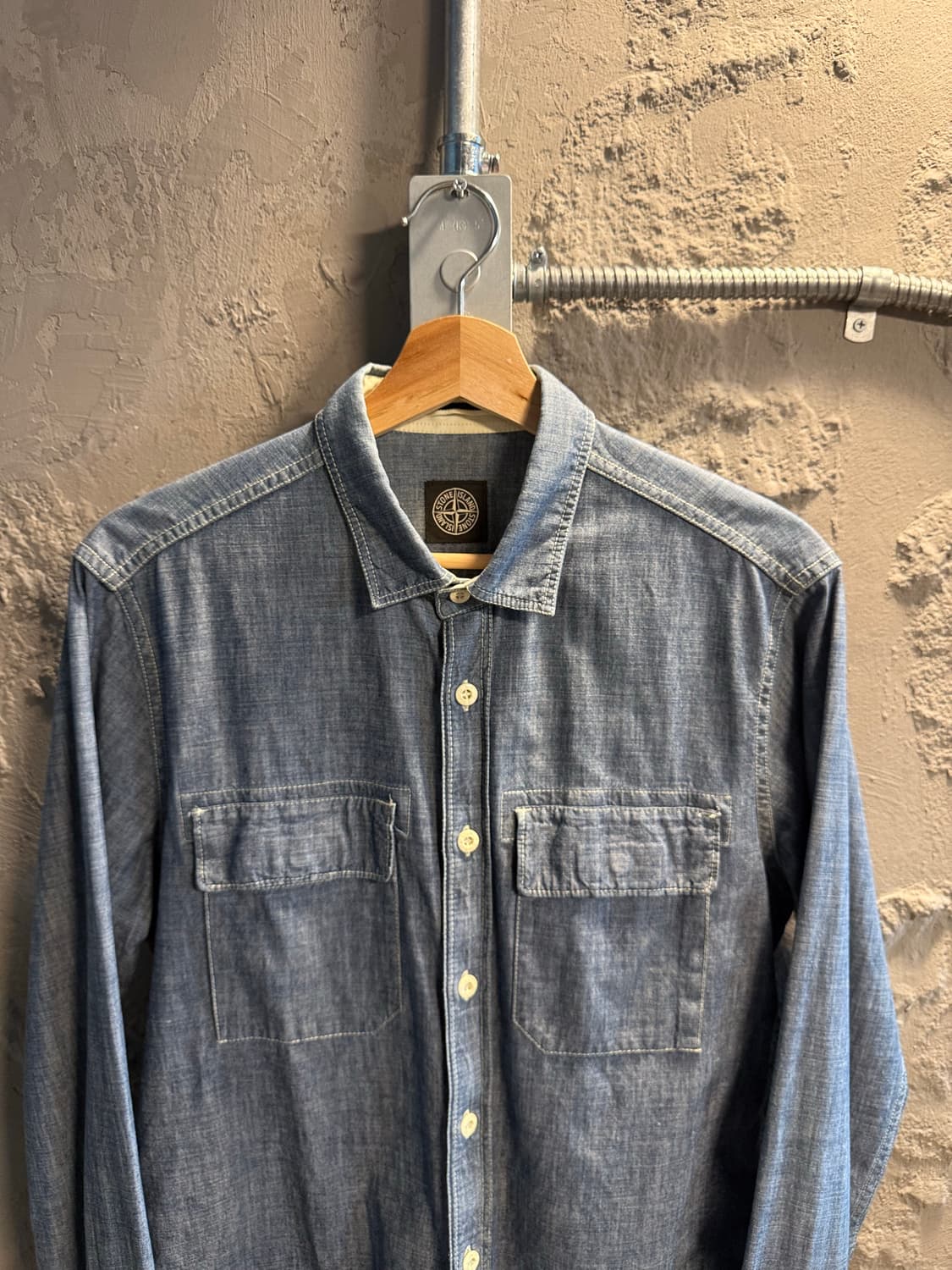 M 스톤아일랜드 STONE ISLAND 샴브레이 투포켓 셔츠 블루 상품이미지4