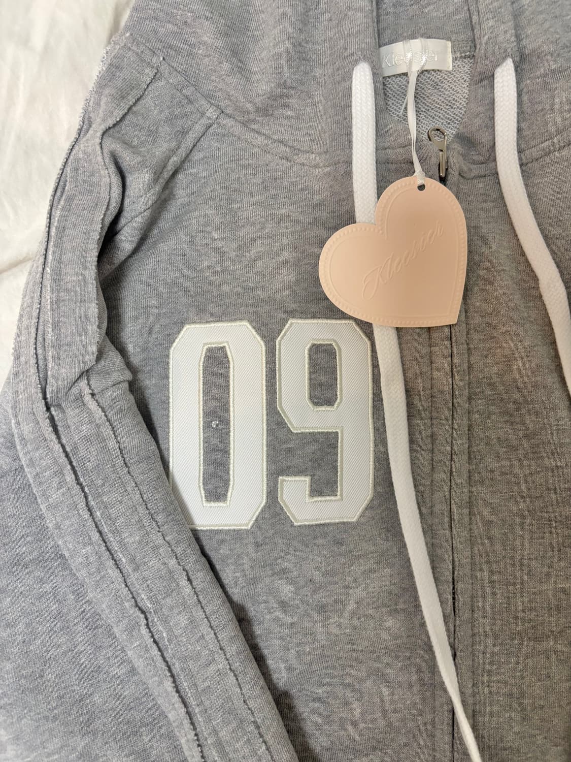 (새상품)클리시어 09 넘버링 후드집업 그레이 상품이미지5