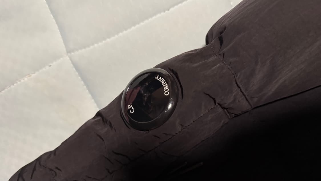 CP컴퍼니 에코 크롬 R 다운 자켓 블랙 23FW 56사이즈 상품이미지3