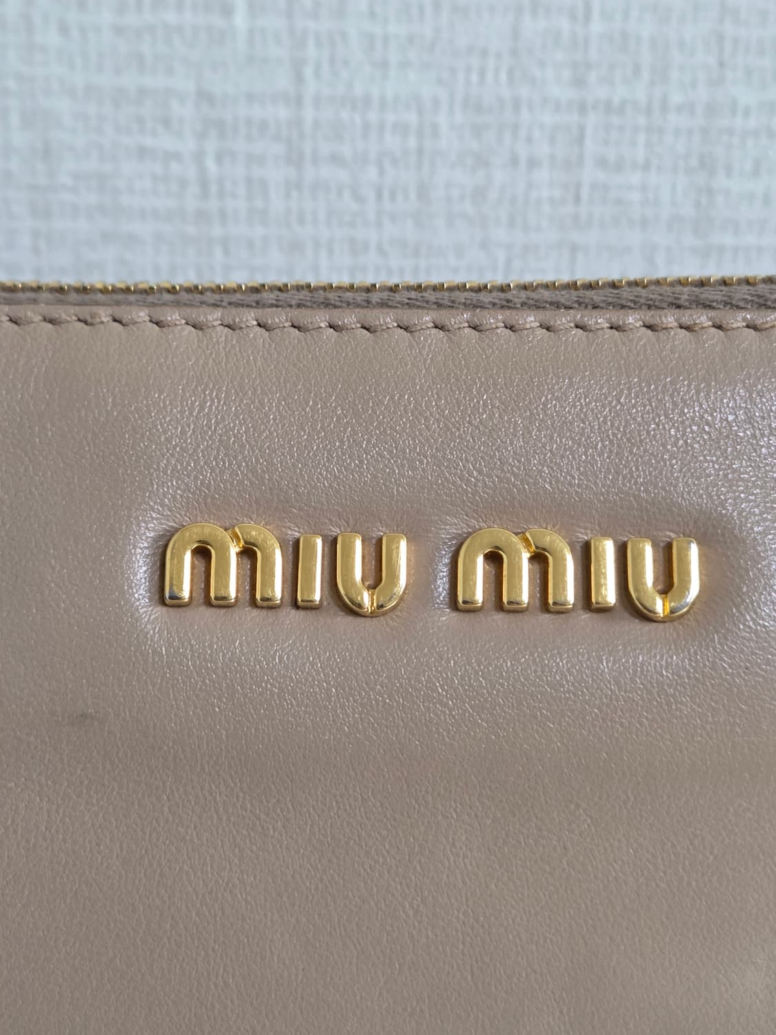 미우미우 스터드 클러치백 (베이지/핑크톤) 상품이미지9
