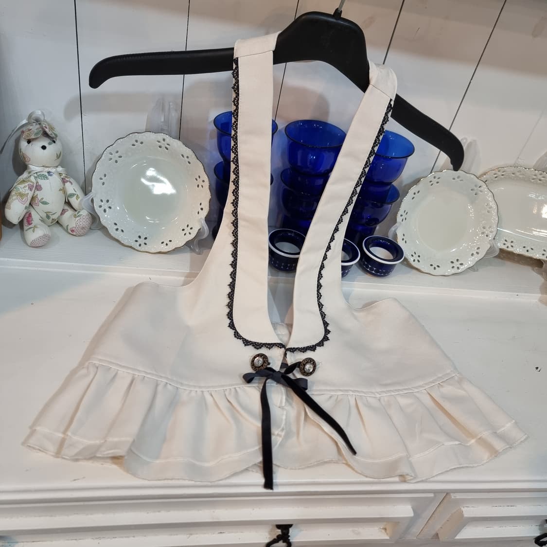 axes femme(엑시즈팜)  레이스 트리밍 홀터 베스트 상품이미지3