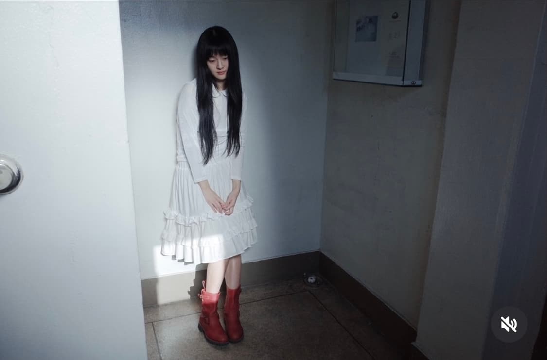 샵페어리 벨벳 샤 미디 스커트 아이보리 상품이미지2