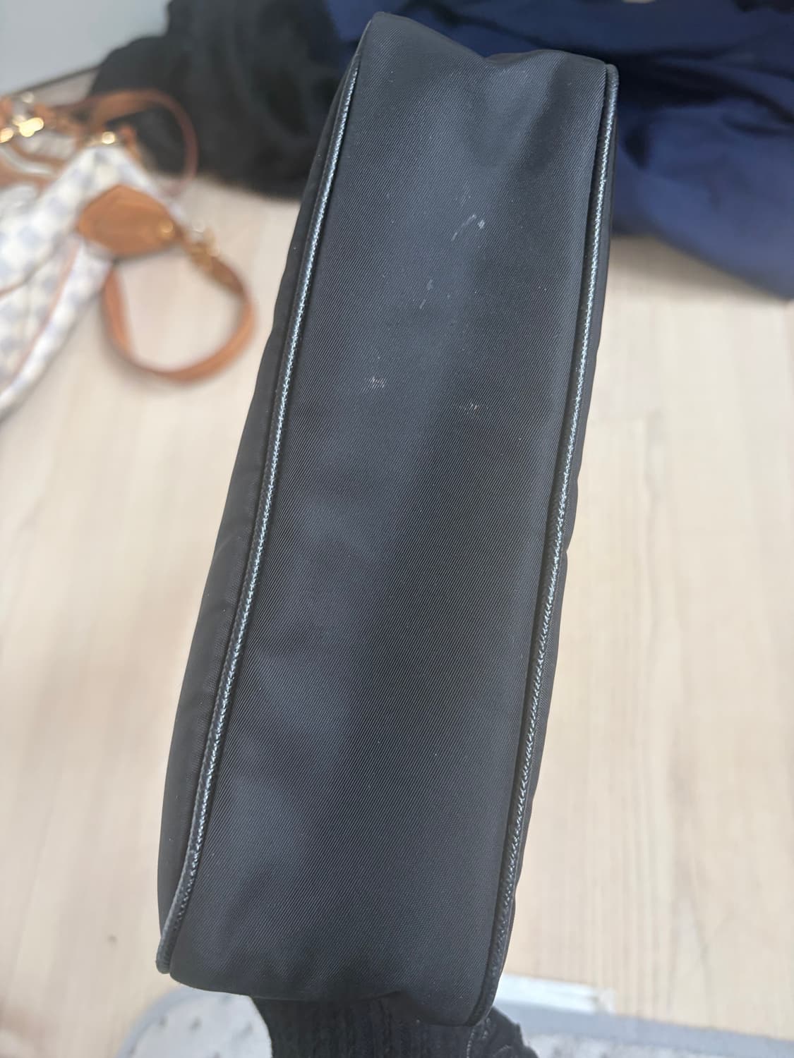 프라다 리에디션 나일론 호보백 블랙 상품이미지4