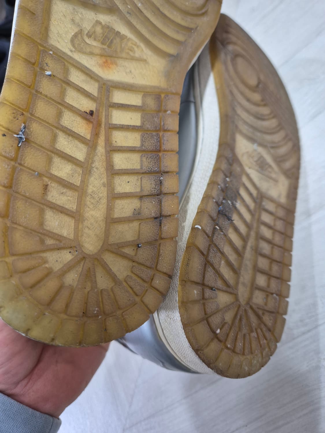 정품 나이키 조던1 아노다이즈드 실버 상품이미지5