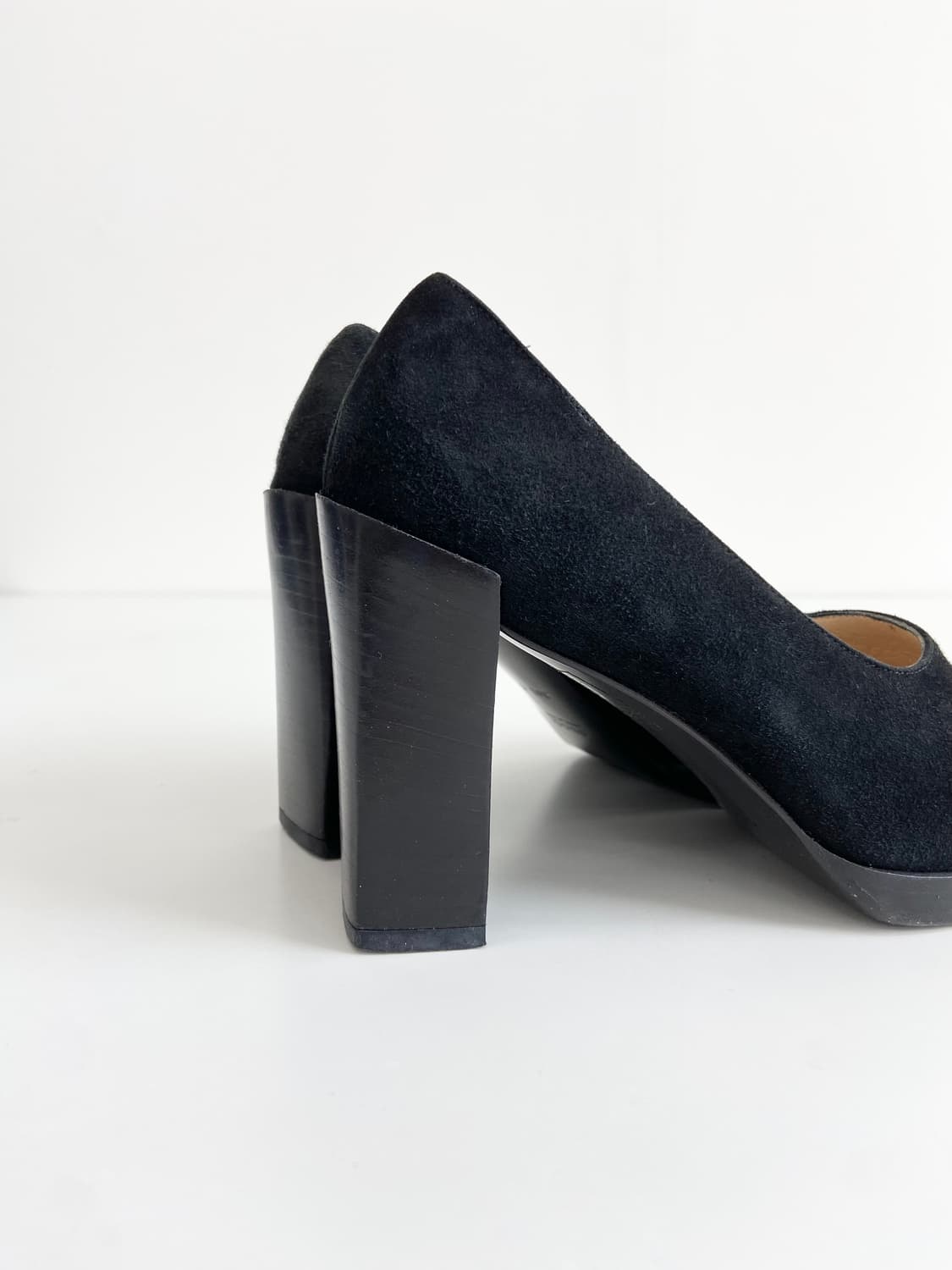 구찌 스퀘어토 스웨이드 펌프스  상품이미지4