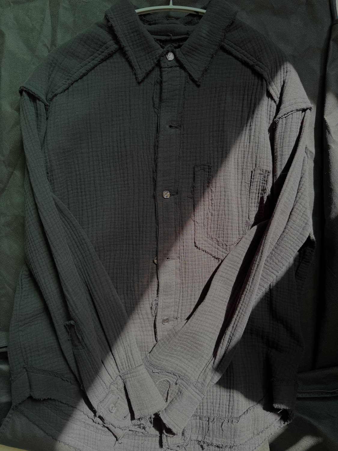 [Surgery] 써저리 디스트로이드 거즈 셔츠 블랙 상품이미지2