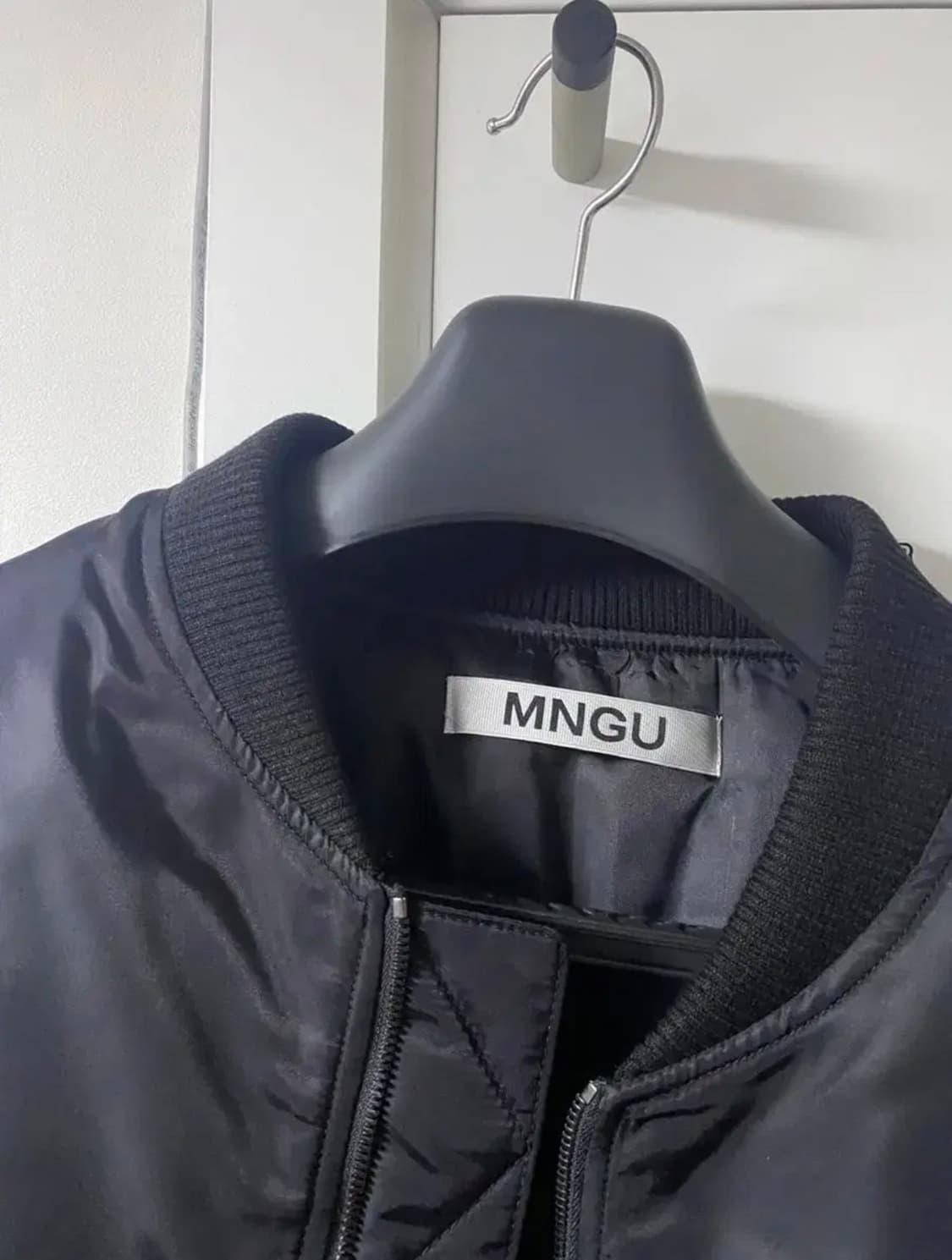 [L] MNGU 패디드 MA-1 자켓 블랙 상품이미지4