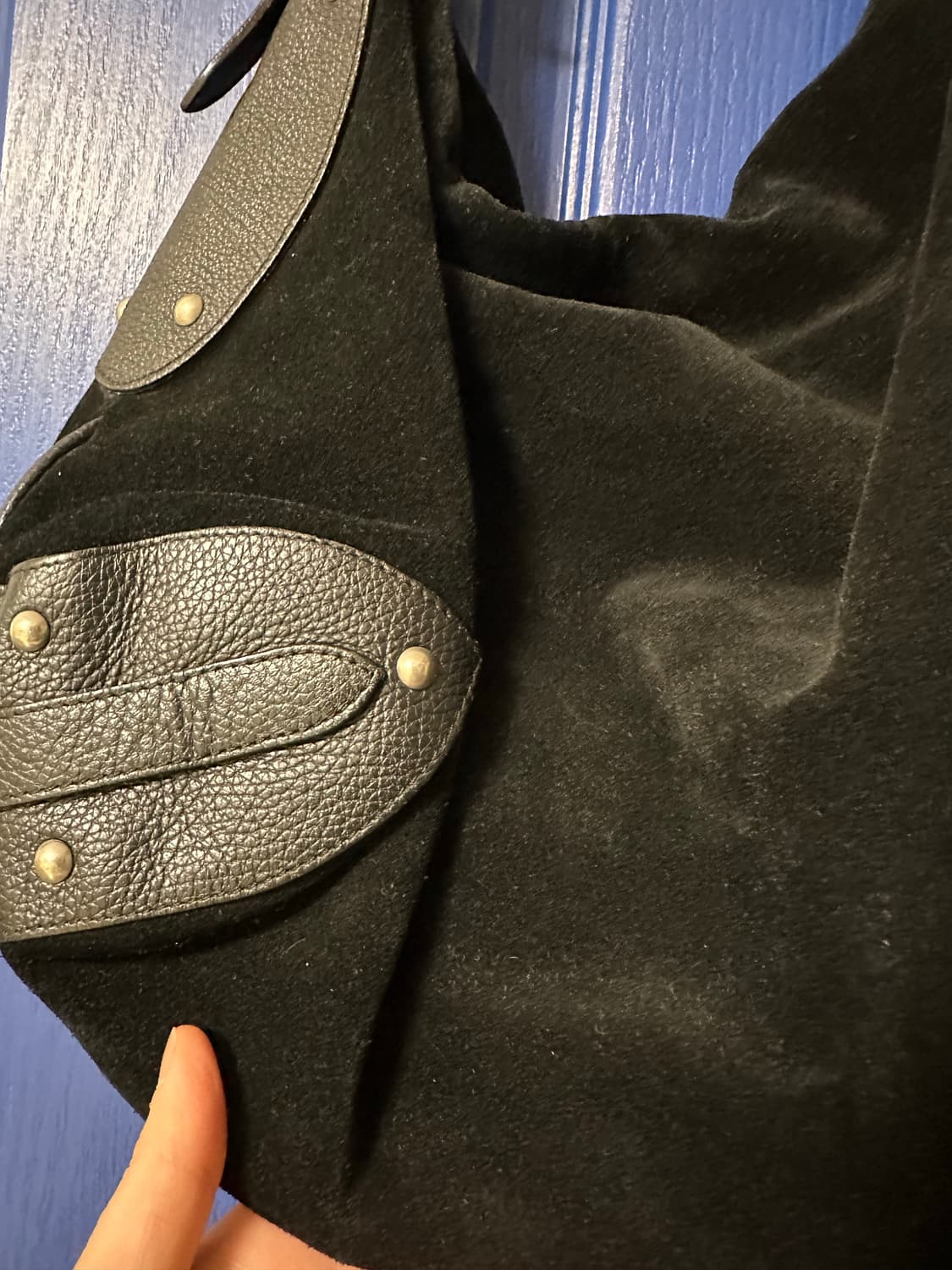 Furla 스웨이드 레더 스터드 숄더백 상품이미지4