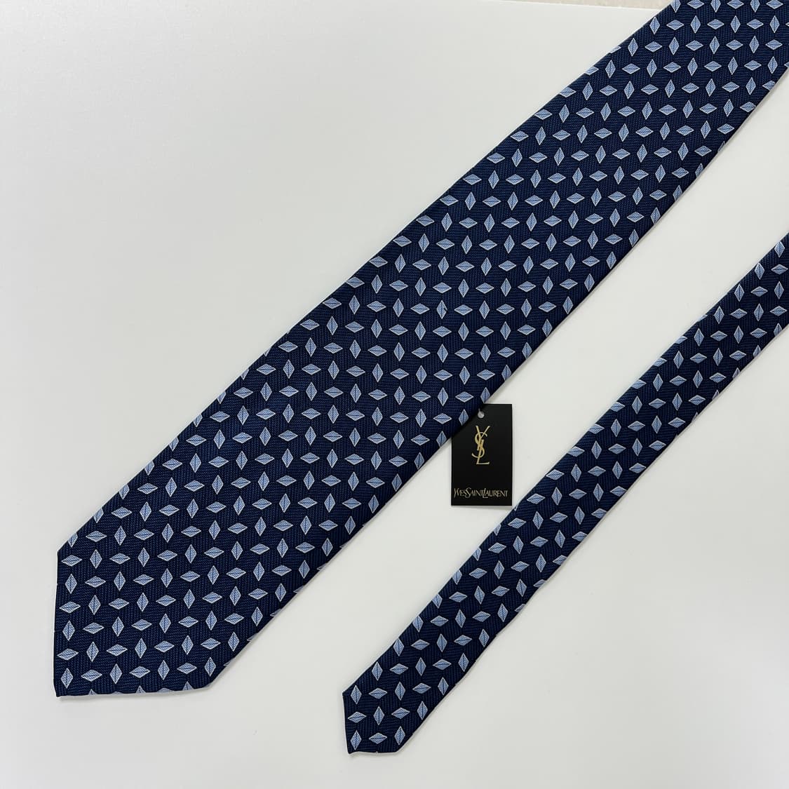 새상품 생로랑 입생로랑 넥타이 9.3cm 네이비 컬러 상품이미지4