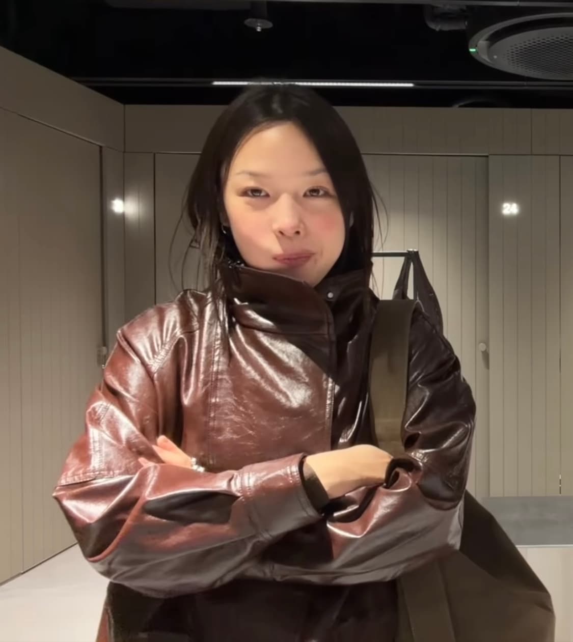 레더 하이넥 자켓 (수사샤 착용) 상품이미지3