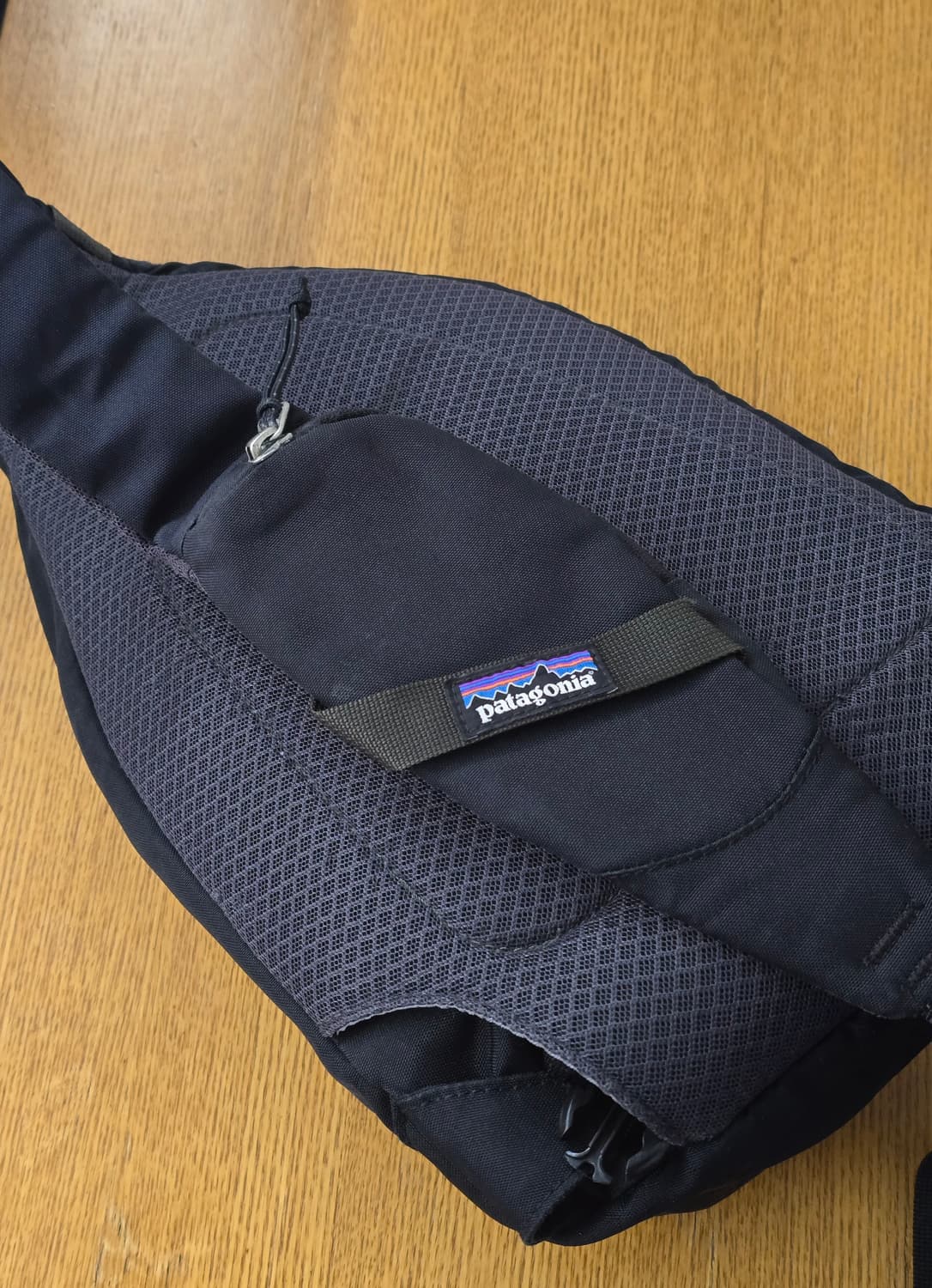 파타고니아 Atom 8L 아톰 슬링백  상품이미지4