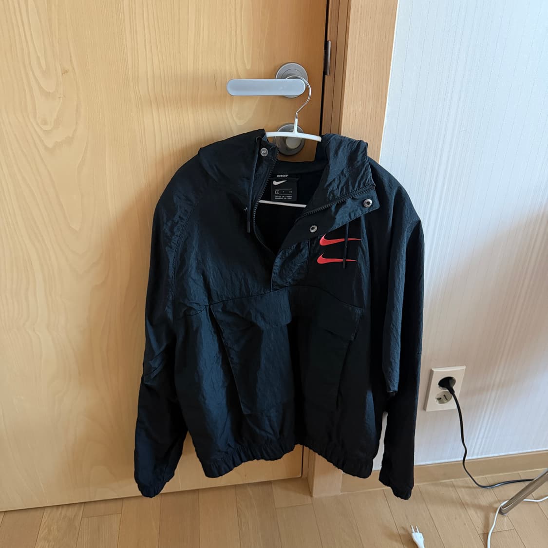 나이키 더블스우시 바람막이 상품이미지1