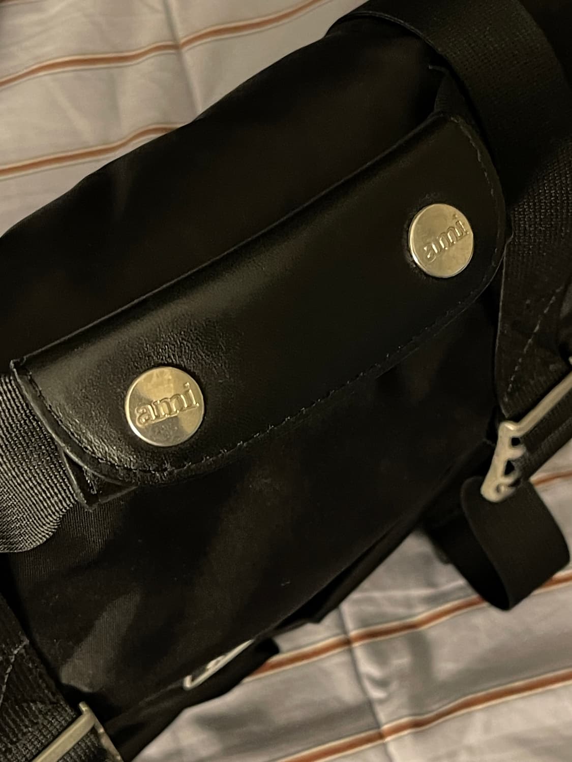 아미 파리 ami 스몰 메신저백 상품이미지5