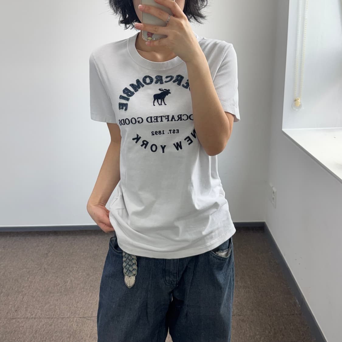 Abercrombie 아베크롬비 아치 로고 화이트 반팔 상품이미지2