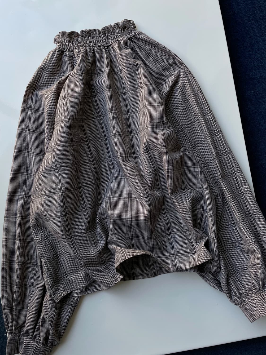 Shirred neck L/S blouse 상품이미지6
