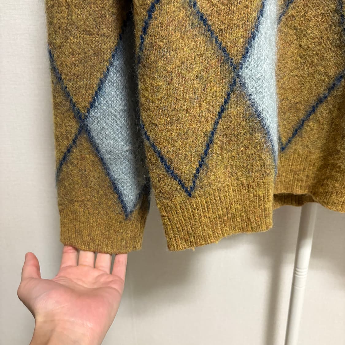 빔즈플러스 알파카 모헤어 V넥 스웨터 / 베이지, L 상품이미지5