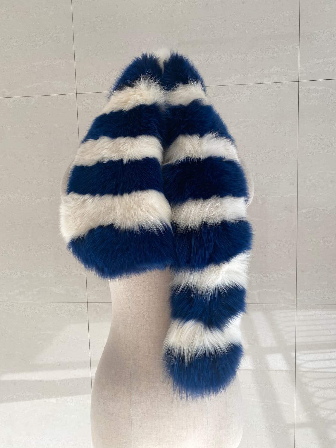 Charlotte Simone 의 폭스퍼 머플러 상품이미지1