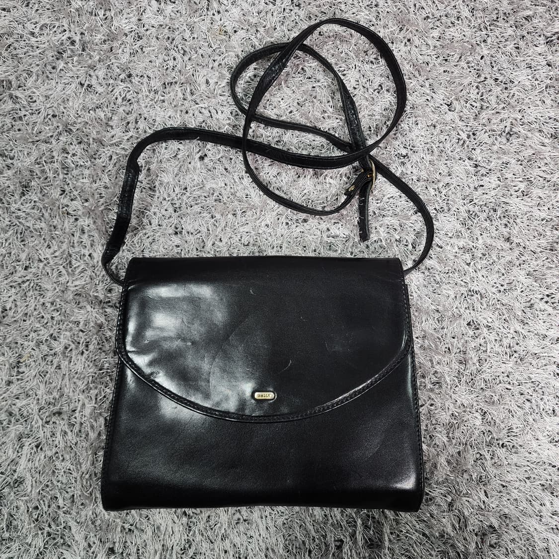 발리 레더 빈티지 크로스백 상품이미지1