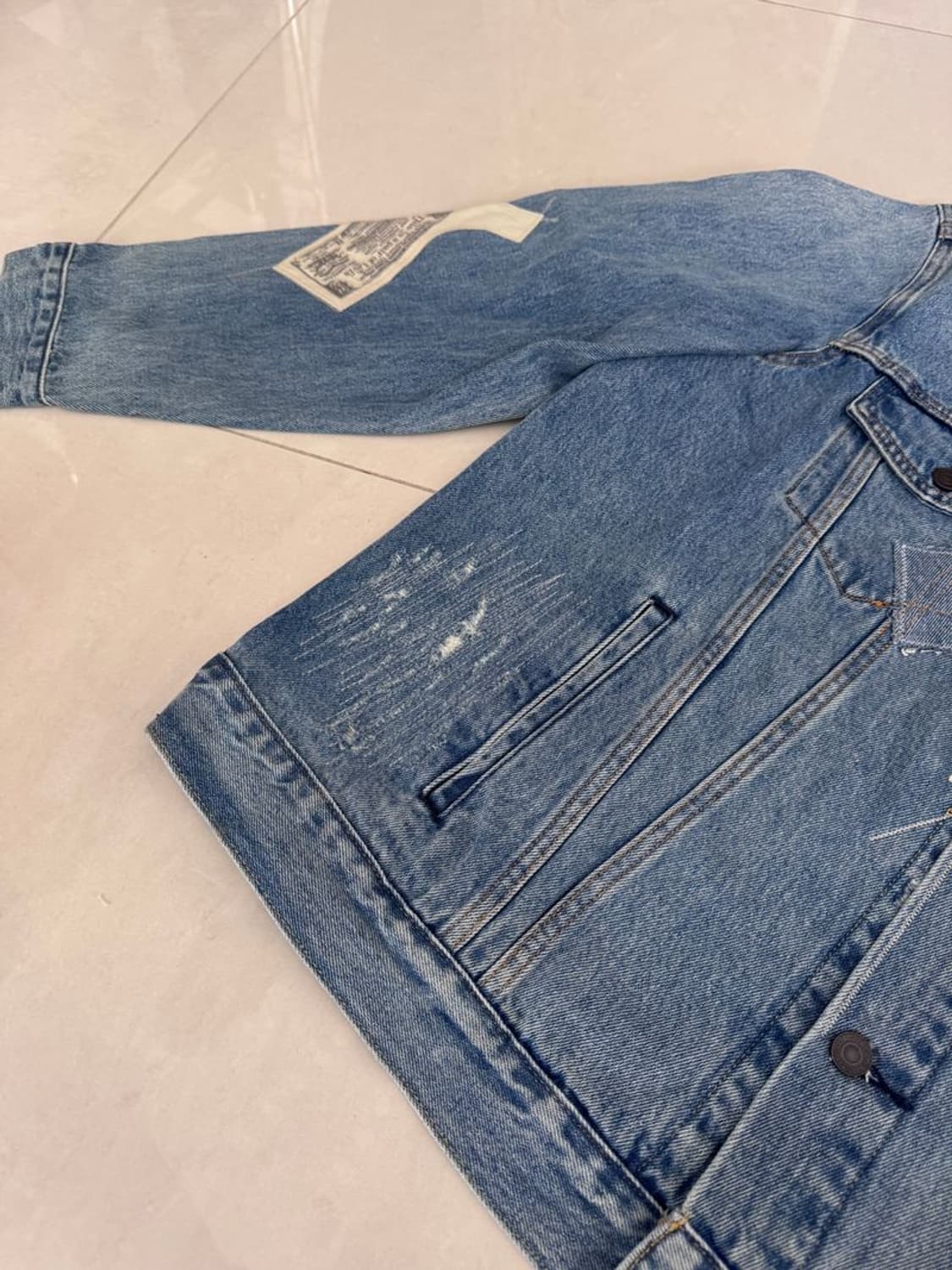 LOTS OF POCKETS TRUCKER JACKET 트러커 자켓 상품이미지3