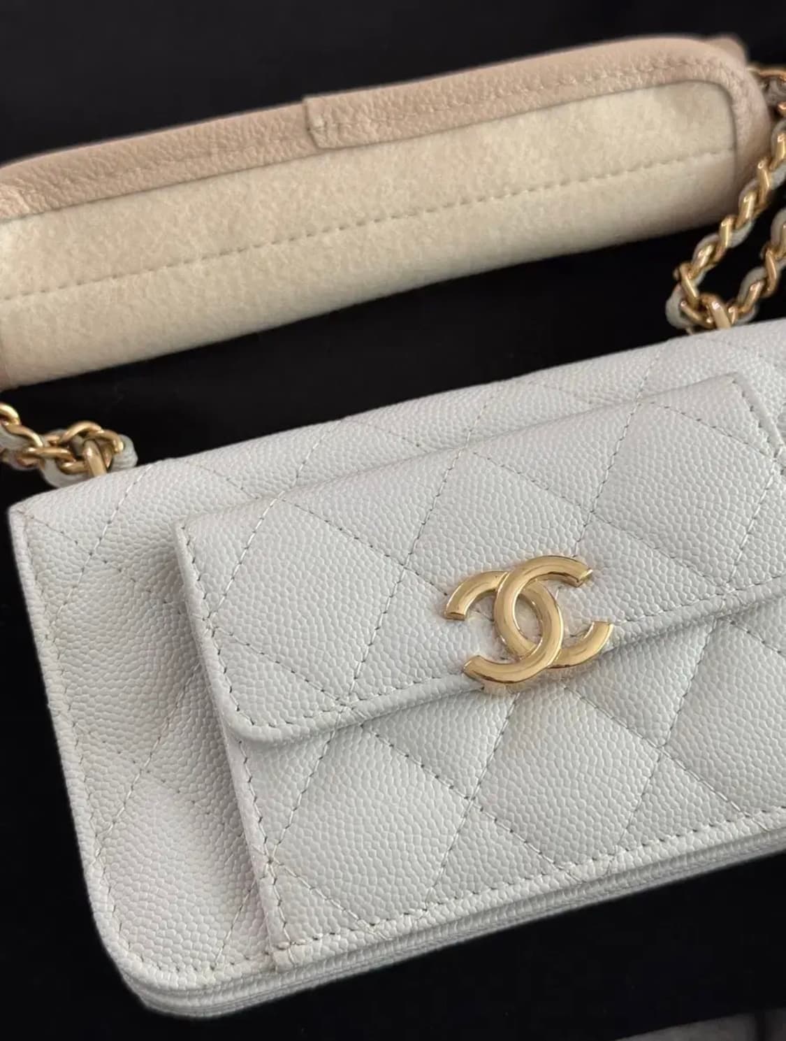 샤넬 cc로고 체인 캐비어 woc백 금장 화이트 상품이미지2