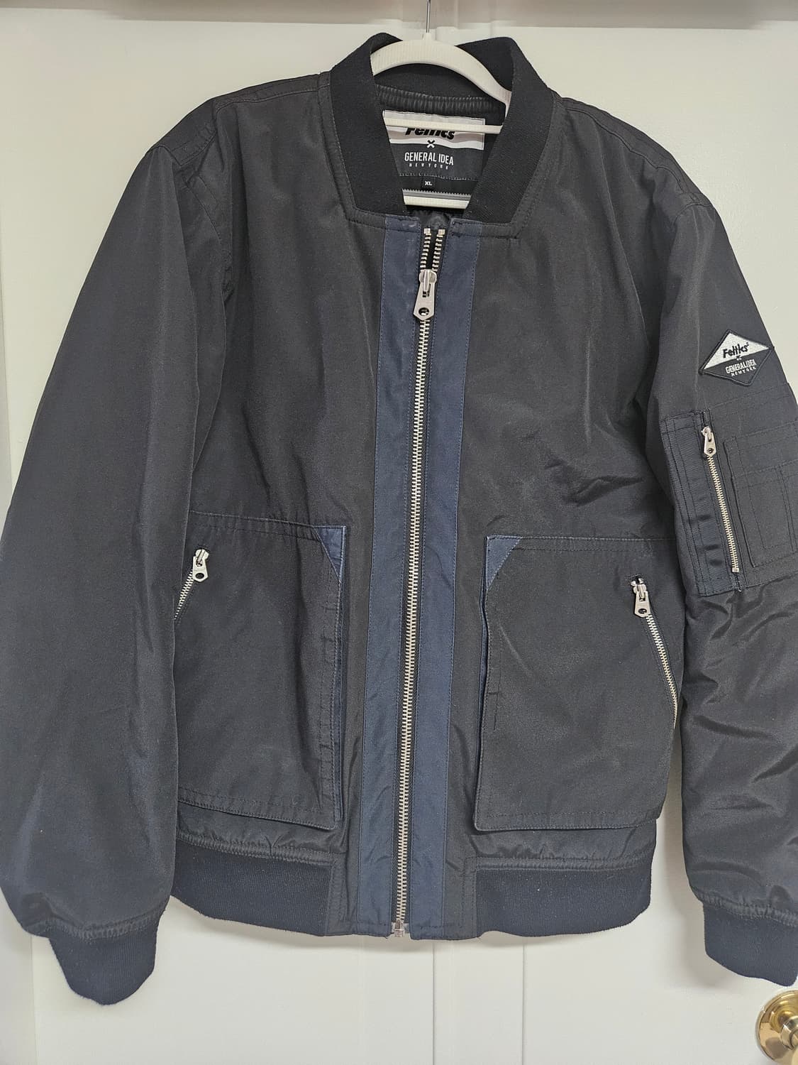 펠틱스 Feliks 검정색 봄버 자켓 XL 상품이미지1