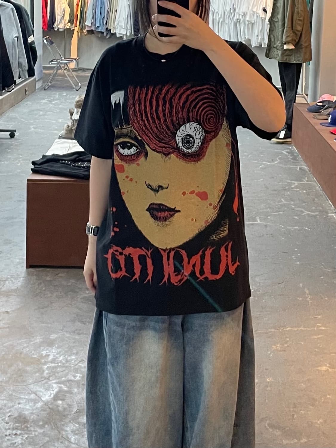 이토준지 빈티지 소용돌이 애니 반팔 H1616 상품이미지1