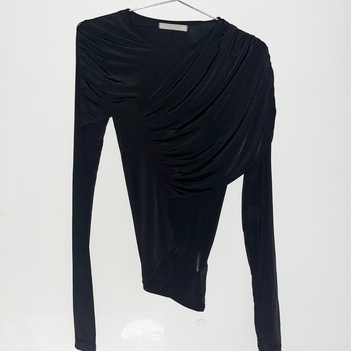 *판매중단예정* 동령 Donglyung 드레이프 롱슬리브 티셔츠 블랙 상품이미지2