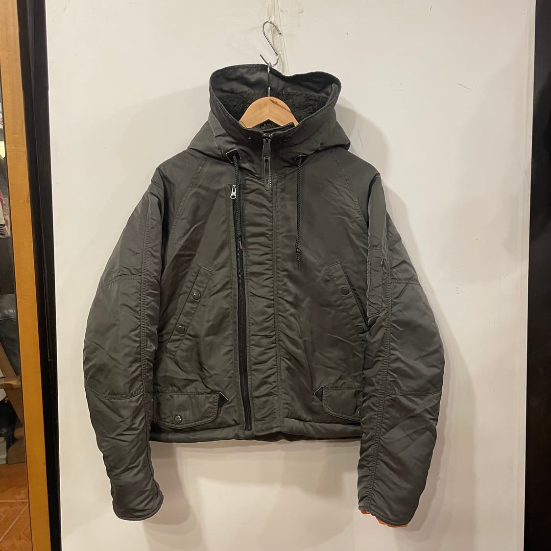 알파인더스트리 리메이크 크롭봄버 L 상품이미지1