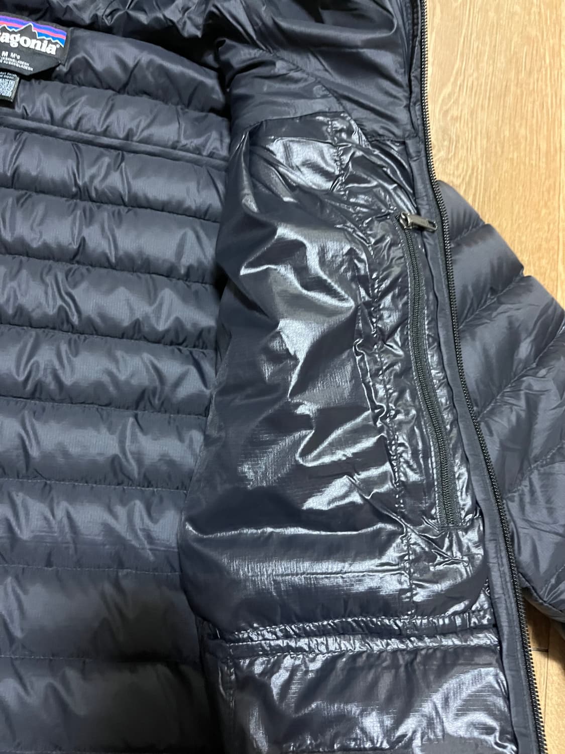 파타고니아 다운 스웨터 후디 블랙 상품이미지7