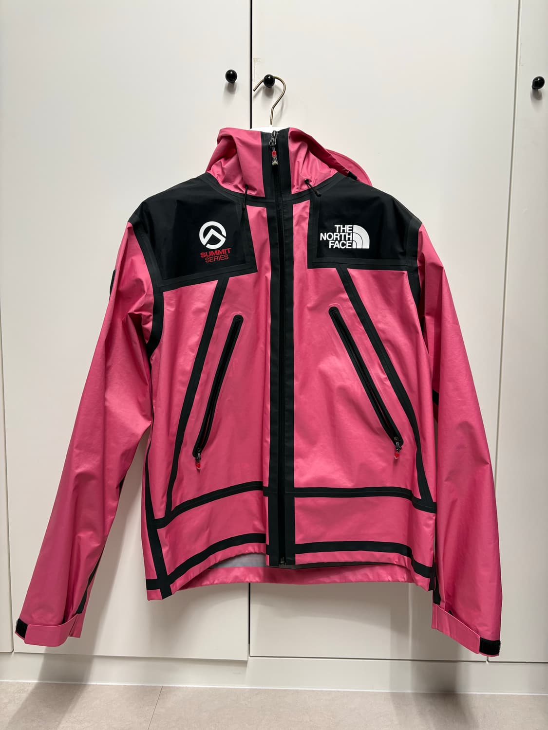 슈프림 x 노스페이스 서밋 시리즈 아우터 테이프 심 자켓 상품이미지2