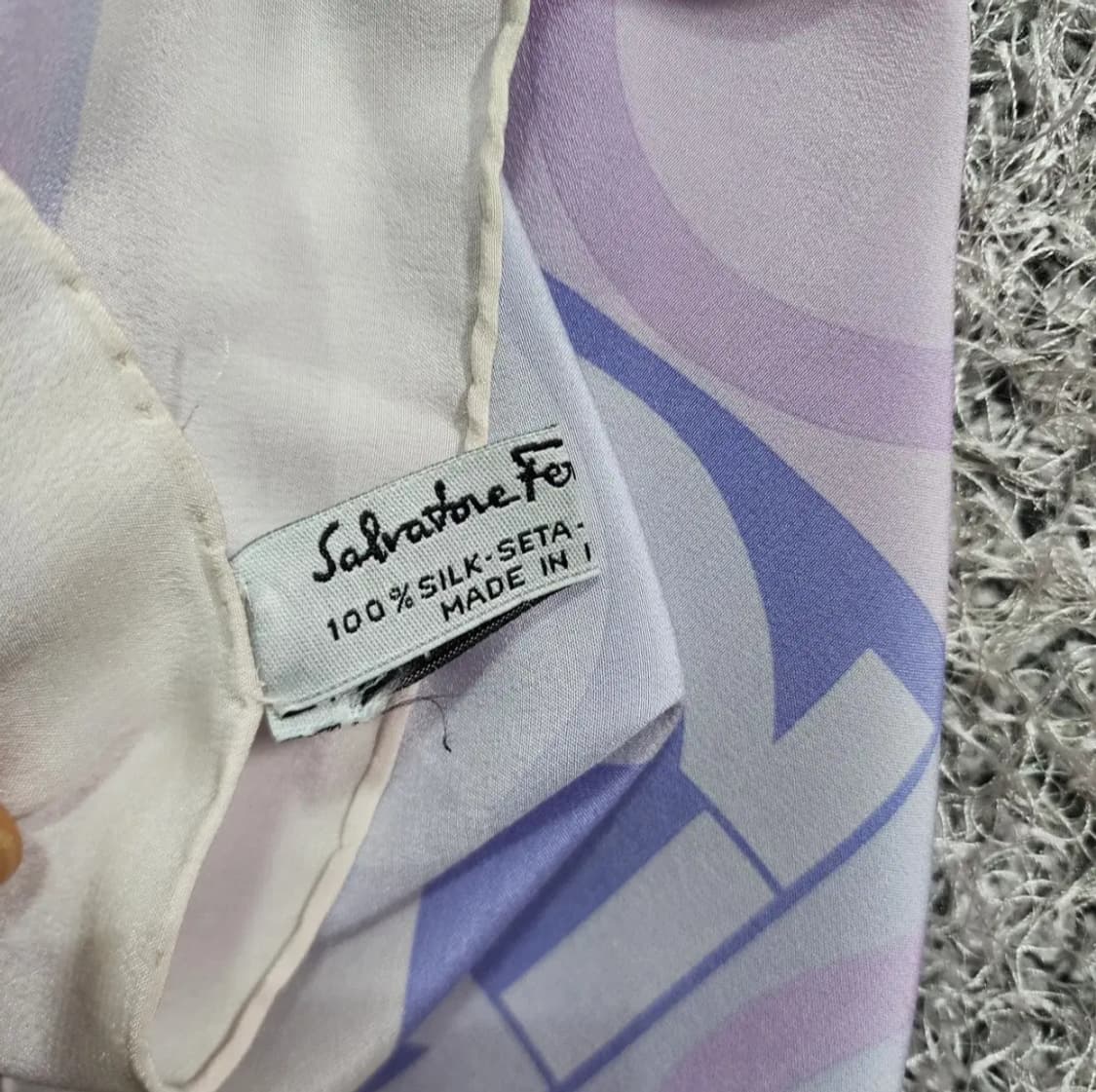 페라가모 실크 스카프 상품이미지5