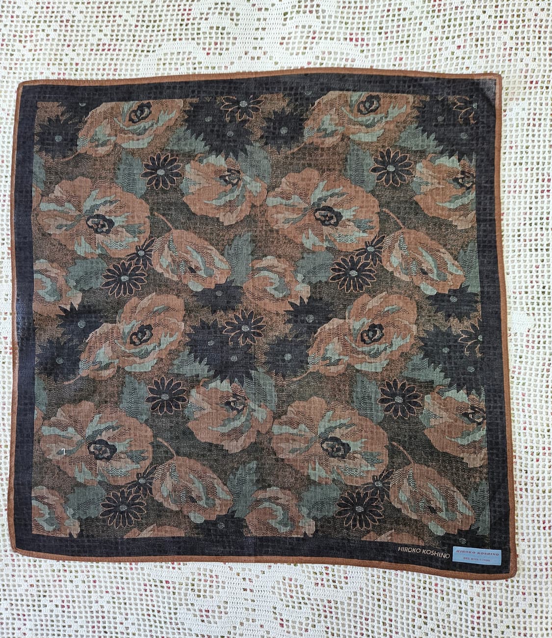 HIROKO KOSHINO 플라워 아트 패턴손수건 상품이미지2